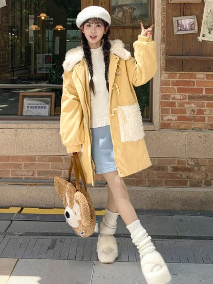 Milchgelber süßer Cord-Dufflecoat mit Lammkapuze