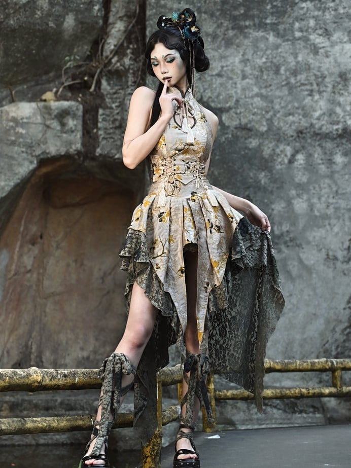 レーストリムの花柄ジャカードハンカチヘムスカート