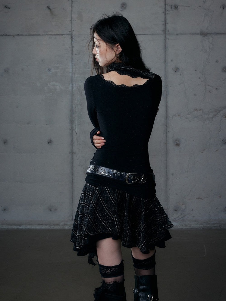 Schwarzes, gerüschtes, asymmetrisches Strass-Kreuz mit Kleidhalssaum