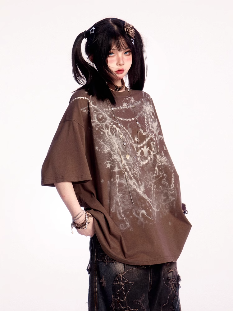 Wasteland Punk – Braunes T-Shirt mit Rundhalsausschnitt und Grafik