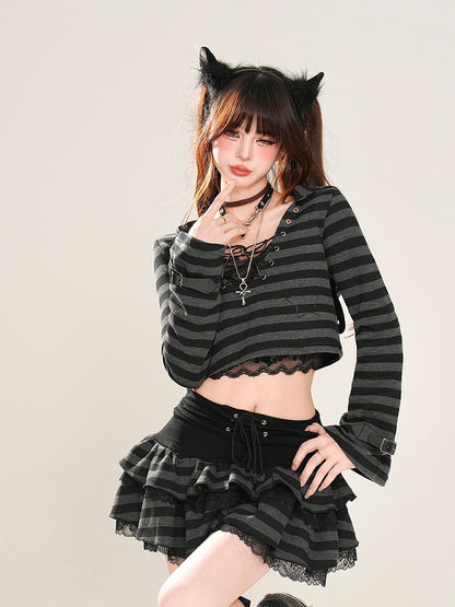 華やかなティアードスカート ブラックストライプ レーストリム レースアップウエスト