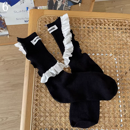 Schwarz/Weiße Socken mit Besatz/Schwarze Y2K-Beinrüschenschlaufe