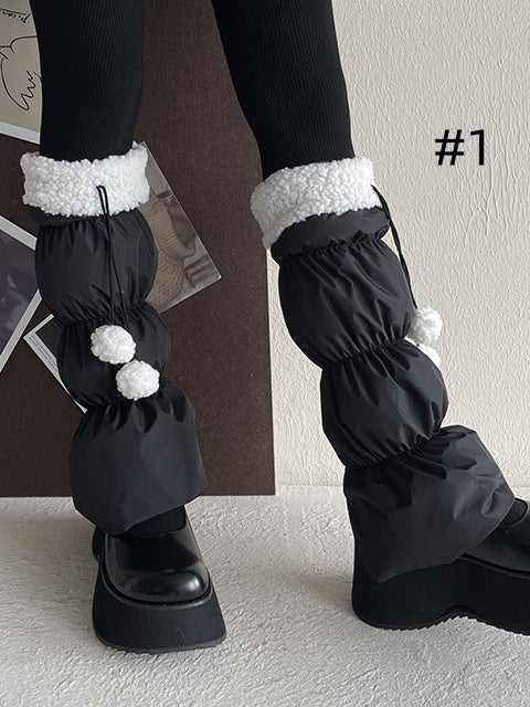 Süße Beinwärmer mit Schleife und Pompons