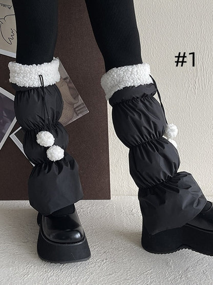 Süße Beinwärmer mit Schleife und Pompons