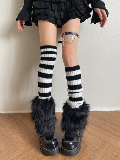 Garter Black Spiked Cross Thigh