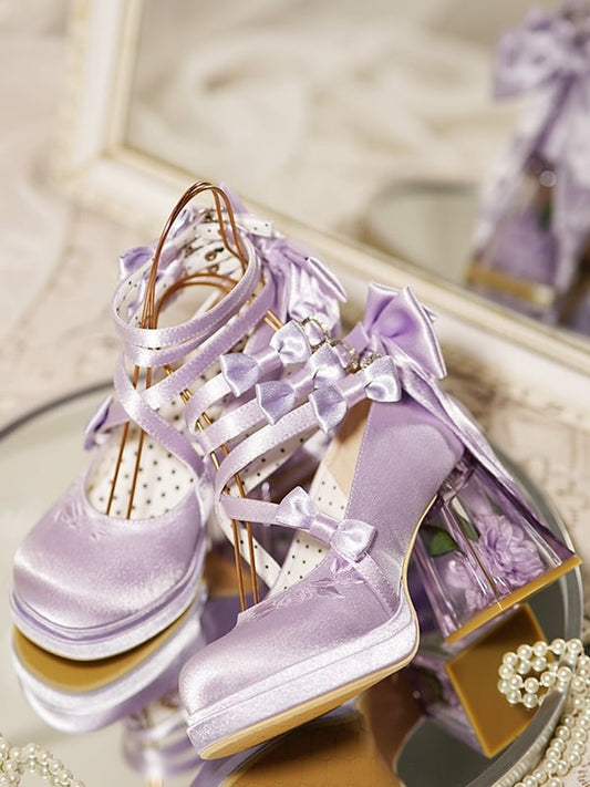 Elegante High Heels mit Kamelienblüten-Absatz in Lila mit Plateau-Blockabsatz