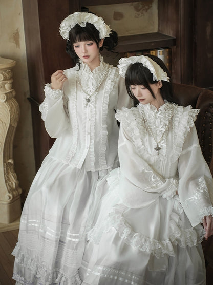 ブラウス 半袖 花柄ネックライン 刺繍 白蛇とロリータ ロングフリル