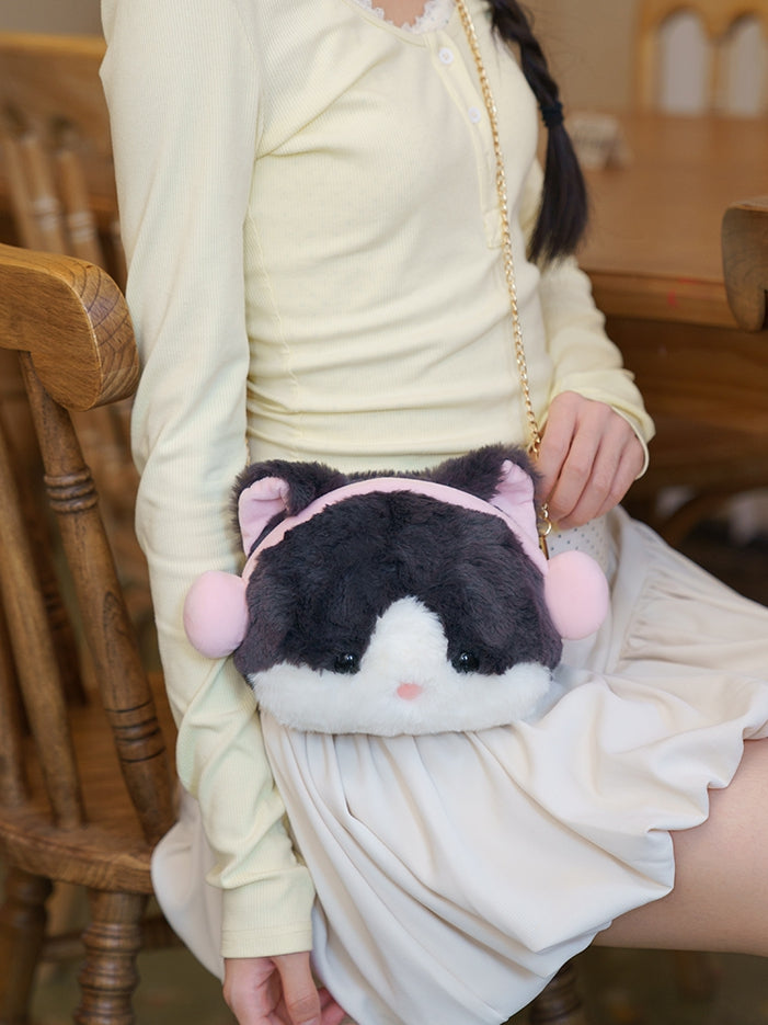 ピンクグレーの刺繍ハートとスエード、バックパック文字のぬいぐるみキティ取り外し可能