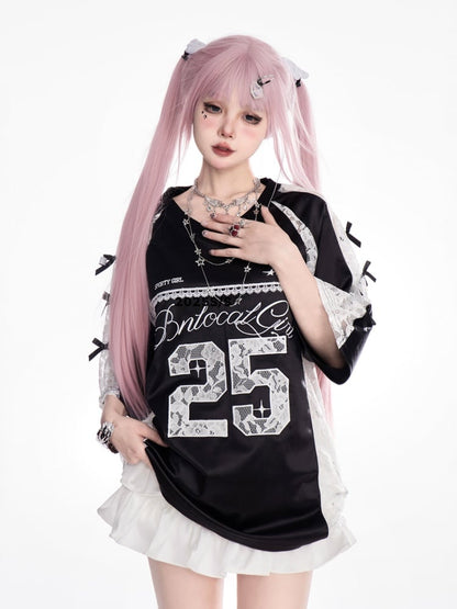 Patches Kontrast Spitze T-Shirt Applikation V-Ausschnitt Satin Schwarz/Silber Nummer