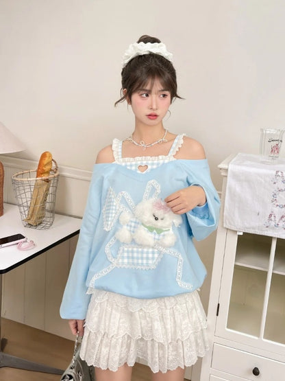 Zweiteiliger Top mit Cut-Out-Schulter und Kunstplüsch, Welpenspitze, verziert mit blauem Karomuster