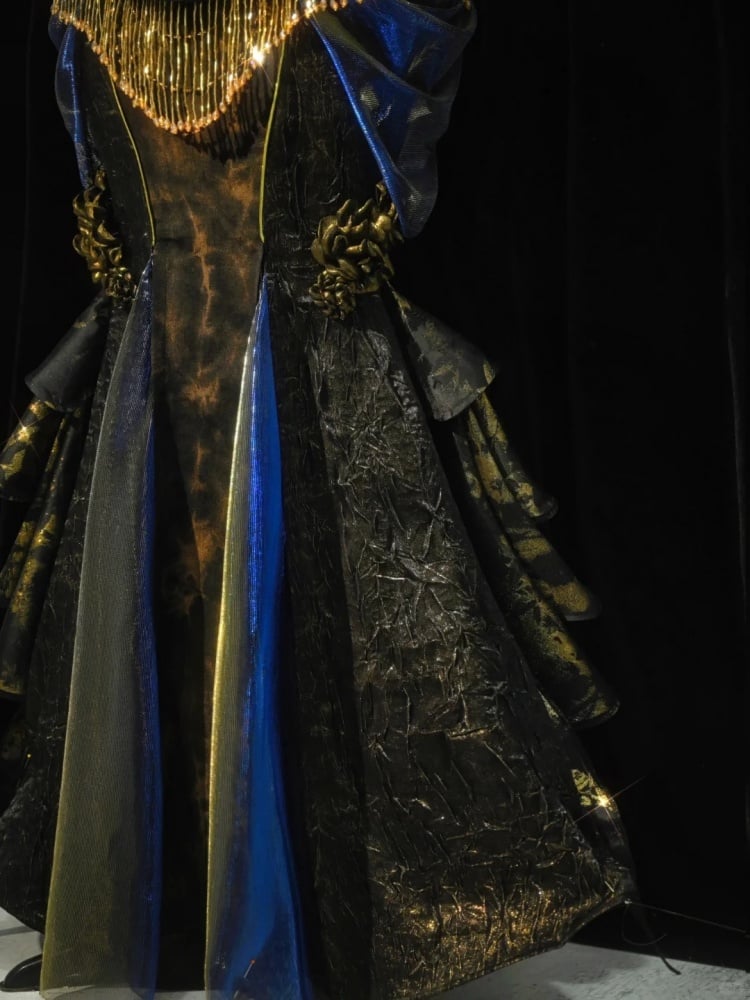 ブラック＆ゴールドゴスローズピンマーメイドスカート