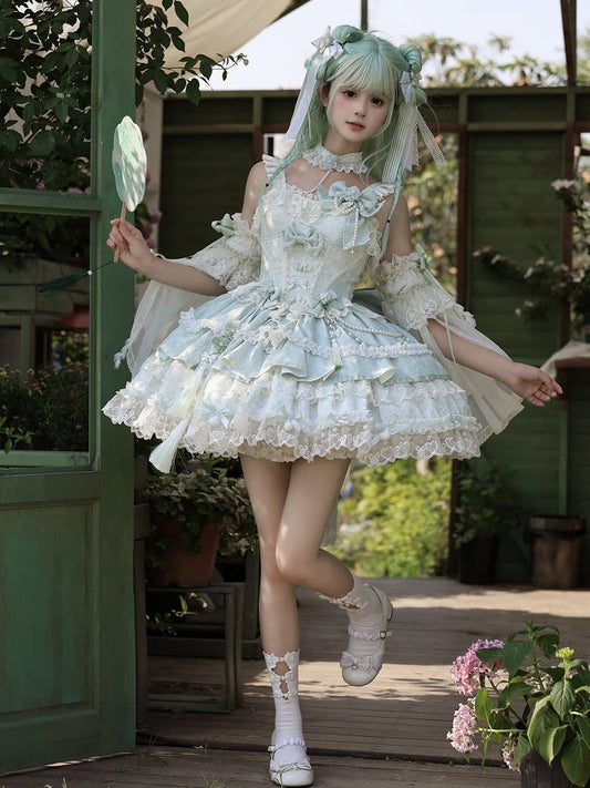 Grünes Lolita-Korsettkleid mit Schleifenakzenten, Ketten und Blumenperlen