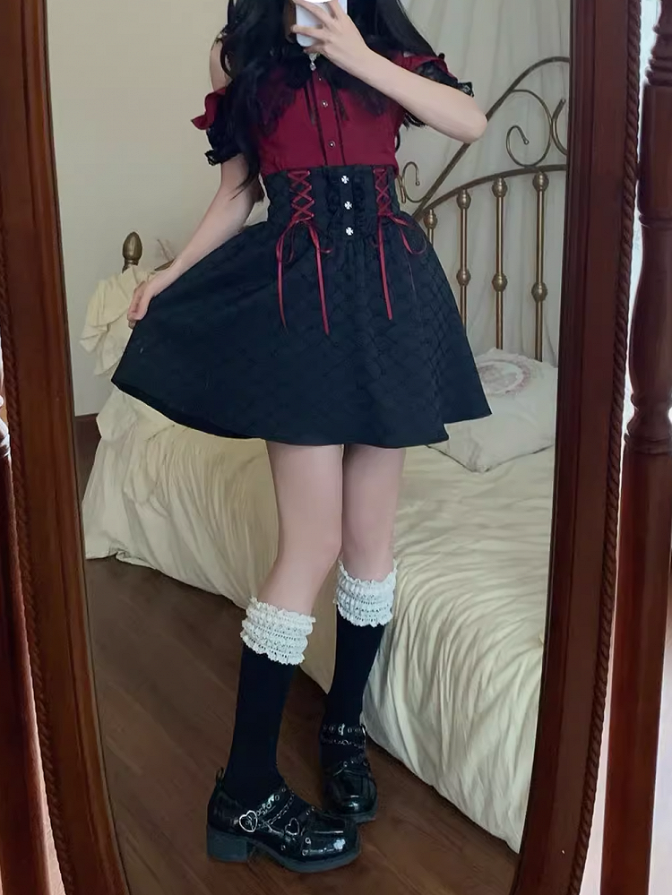 Red Open-Shoulder Set: Kei Blouse Black 3-Piece Bow Skirt Tie and Jirai Contrast High-Waist with