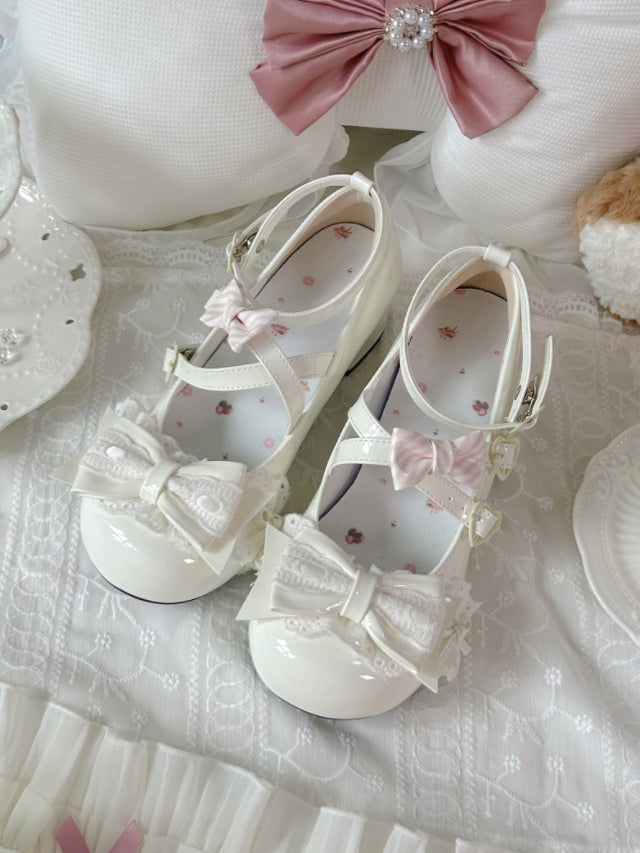 Mary Janes with Off-white Details in Lace Mid-heel PU