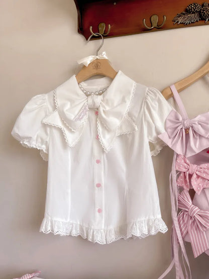パフカラースリーブのショート丈ホワイトシャツ 蝶結び