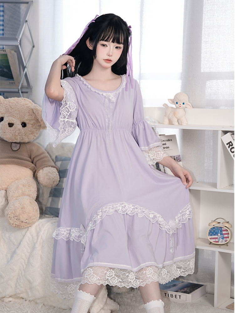 Cups with Padded Purple Ruched Waist and Lace-Trimmed Long/Short Sleeves Dress