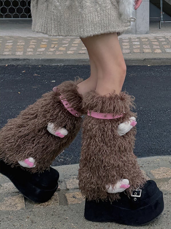 Weiß/Rosa/Kaffeebraune, zottelige Beinwärmer mit Nieten und Plüsch-Kätzchen