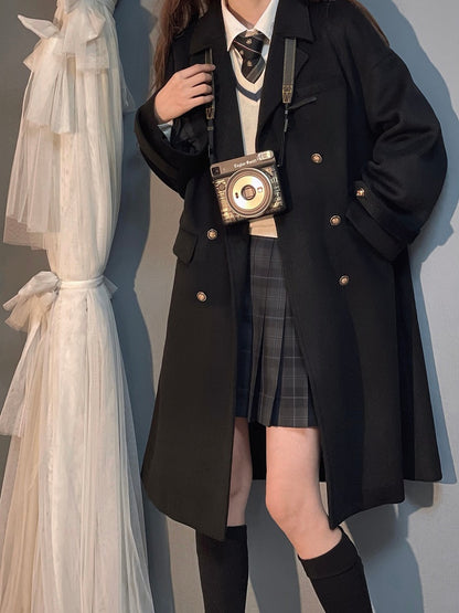 Schwarzer zweireihiger Wollmantel mit Reverskragen