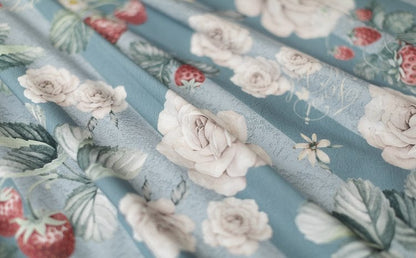 ダスティブルーのストロベリーとローズのエレガントなクラシックロリータドレス