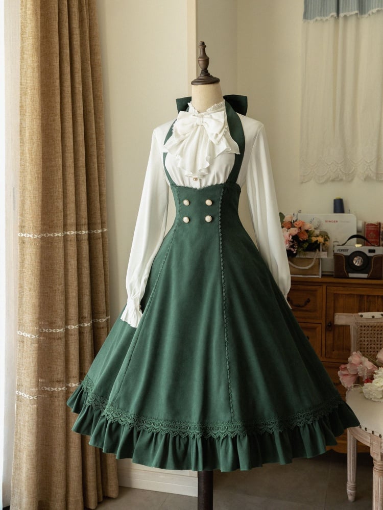 Robe verte à col licou et sous la poitrine, style historique