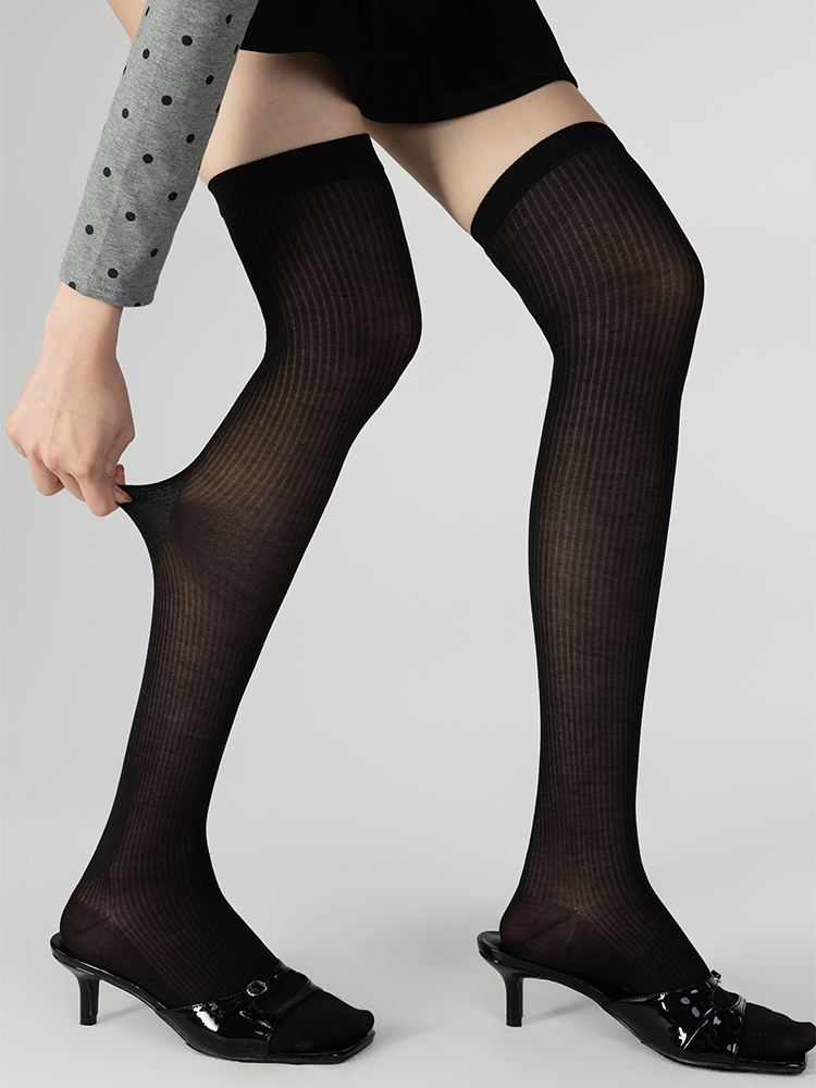 Vertical Minimalist Colors 4 Stockings Knee Over Striped Pattern
