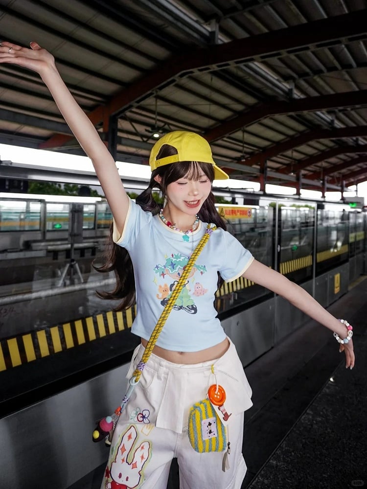 Free Necklace Cartoon Girl Print Blue Round Neck Cropped T-shirt with