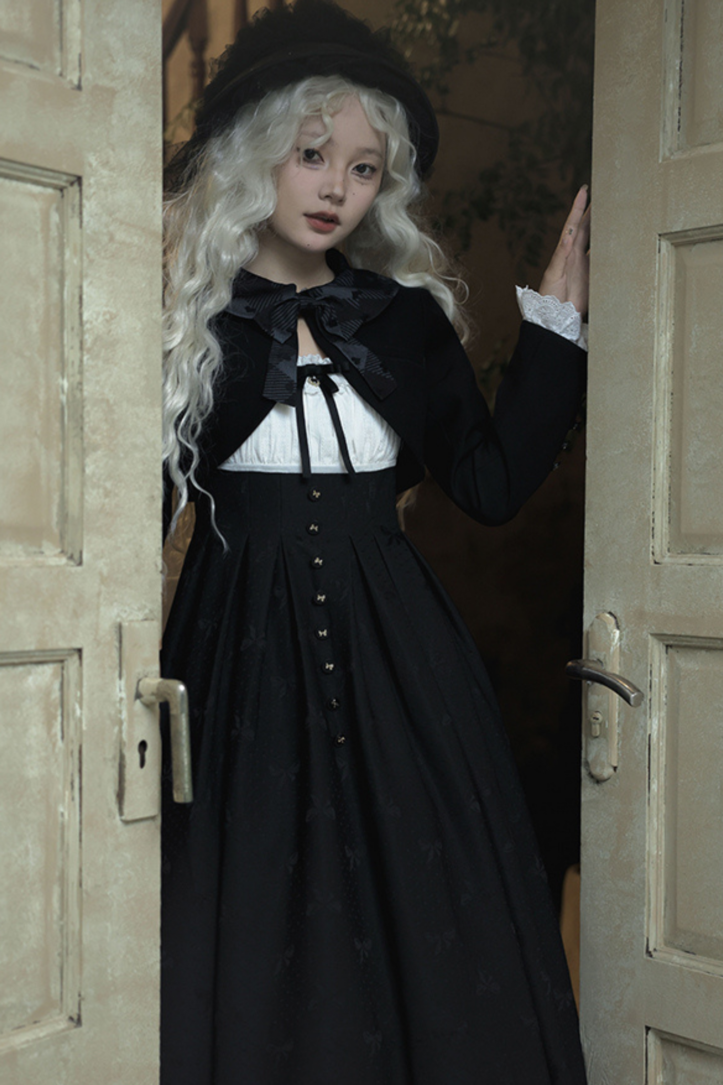 プリンセスブラックジャンパースカートロリータトップレディ+クロップドサイレント