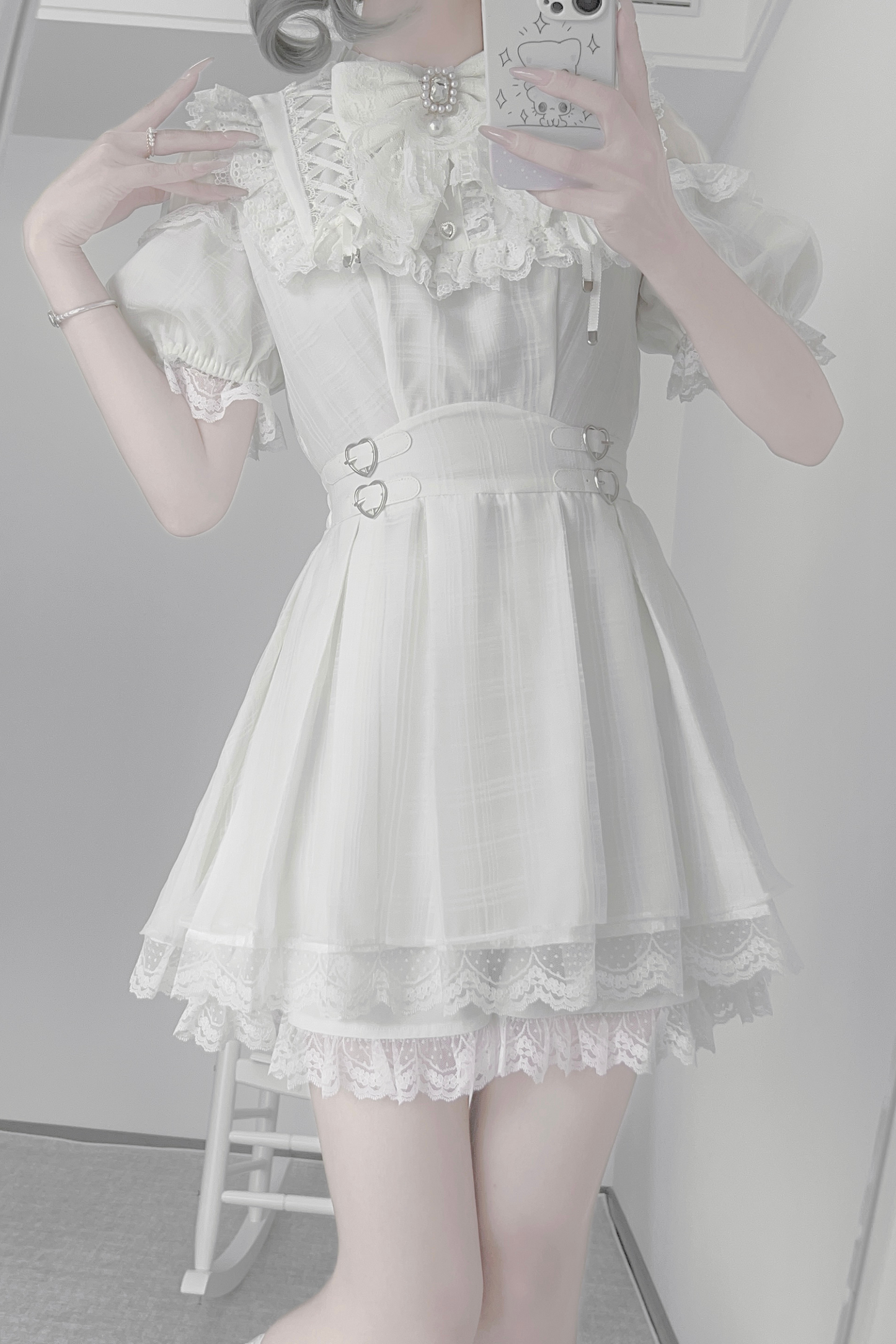 Süßes Kleid mit Rüschen, süße Reservierungen