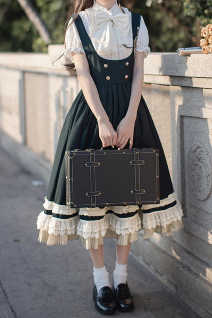 スカートベスト、ビッグシャツ、カレッジブローチ、ウエスタンリボン、パフスリーブ