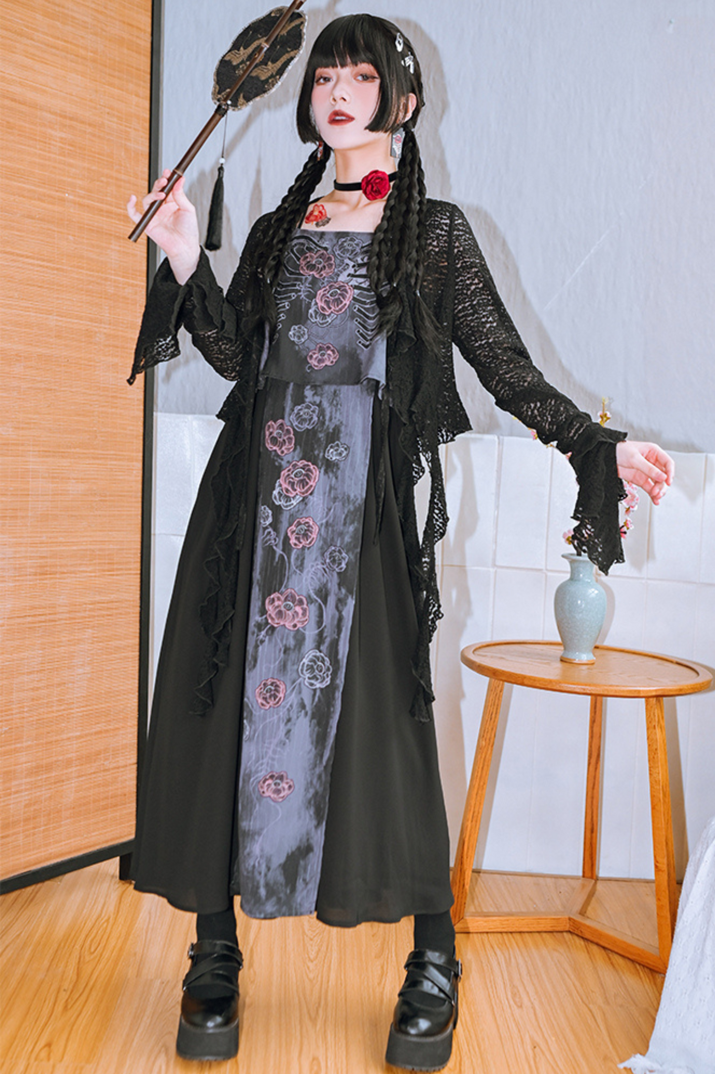 Print Dark Bone Kleid Blumenhalter