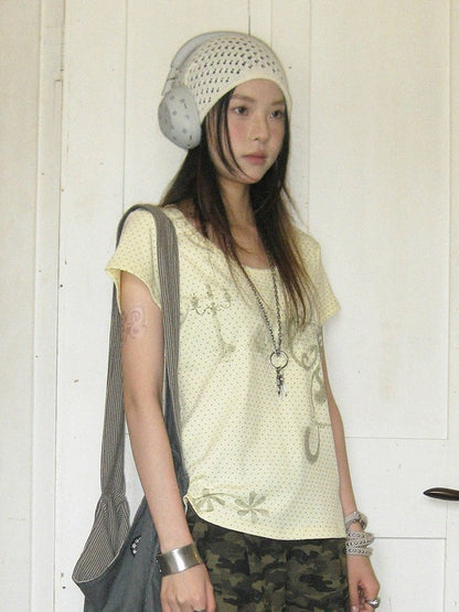 Yellow Polka Dot Candelabra Print Round Neck Tee - innomoood
