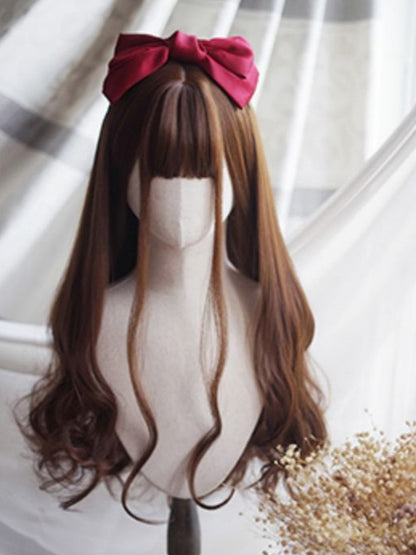 Karamellfarbene, lange, gewellte Perücke mit vollem Pony