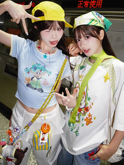 mit Halskette Cartoon Mädchen Print Blau Rundhals Cropped T-shirt Kostenlos