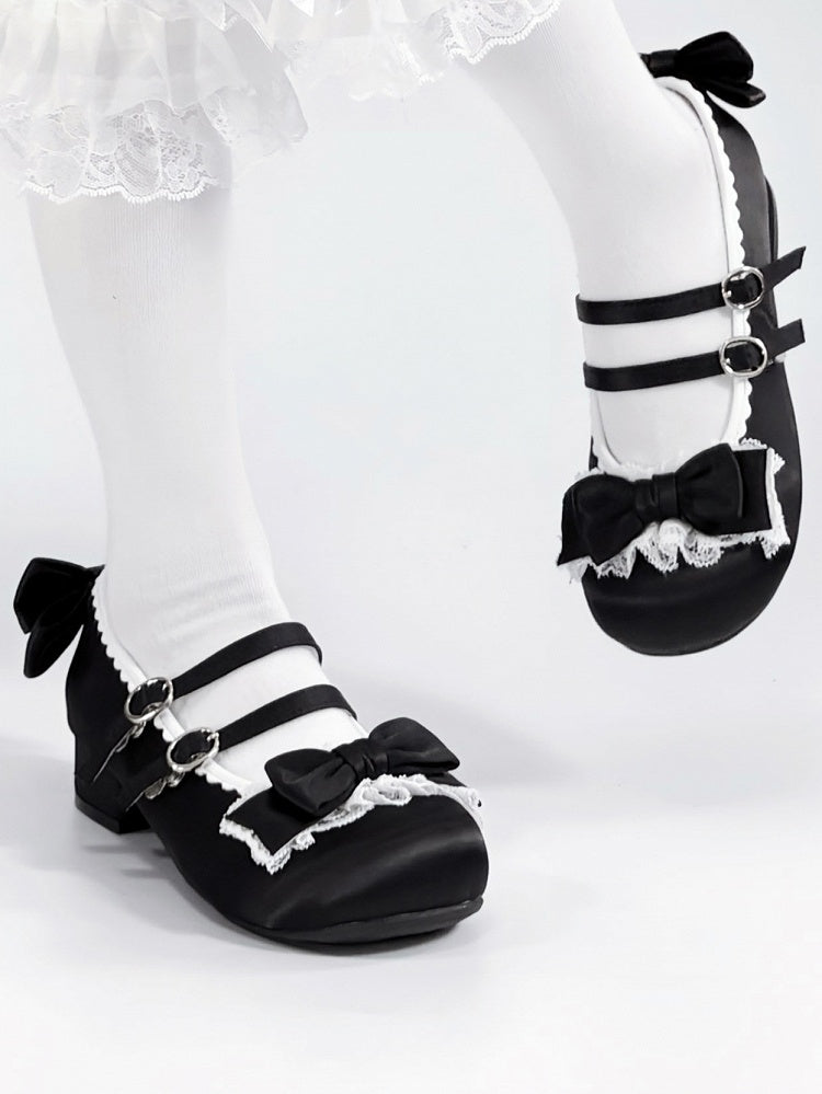 Runde niedrige Absätze mit Lolita-Spitze, schwarze Schuhe mit Rüschen, süß –