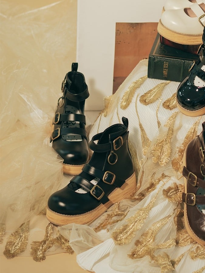 Plateau-Spitze mit Keilschnalle 3-5 cm Sohle rund schwarz 3 Riemen