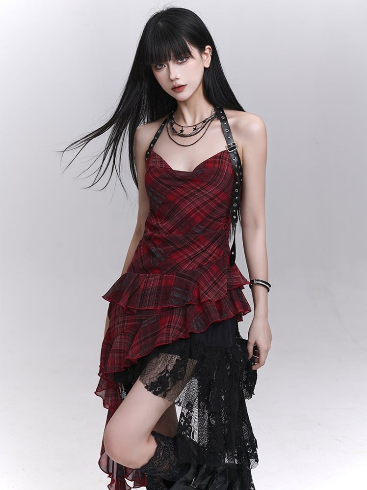 Rot kariertes Neckholder-Top mit kaskadierenden Rüschen und Schnallenriemen