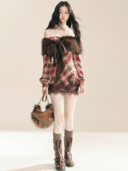 Rot-braunes kariertes Kleid mit Löchern im Used-Look, inklusive Plüschschal