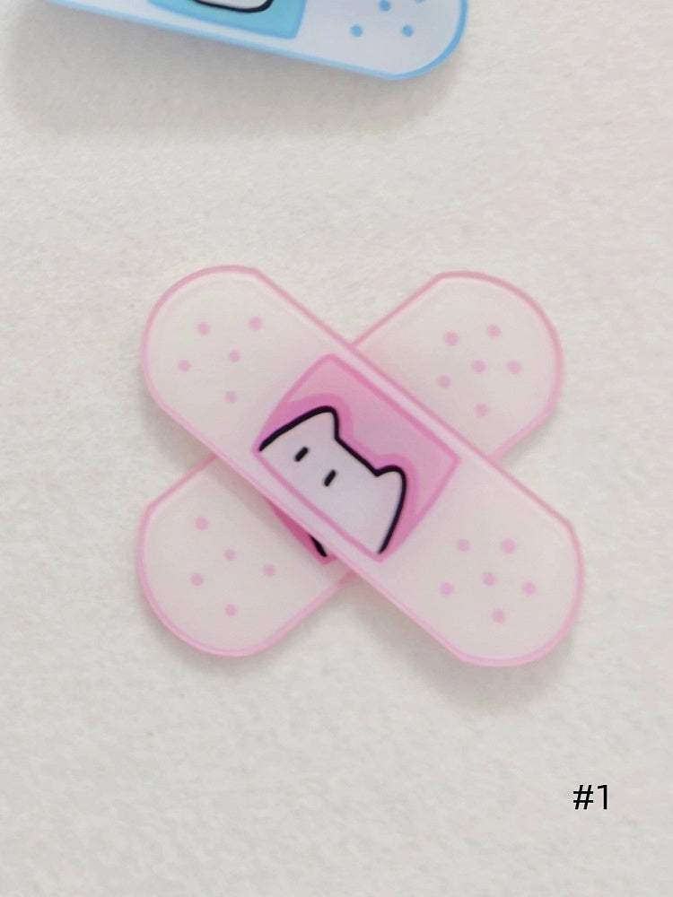 - Kawaii in Feline Design Clip Acrylic Band-Aid Yami Hair