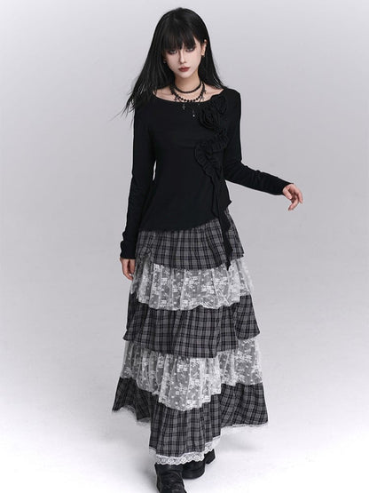 Stufenrock, schwarze Lagen, weißer Maxi mit karierter Spitze in niedriger Taille