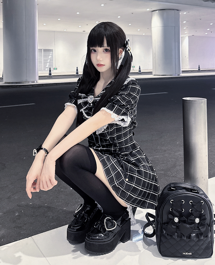 ミニドレス+ショーツ ジライ ブラック レースアップ チェック柄 セット 装飾ディテール ケイウエスト ラインストーン
