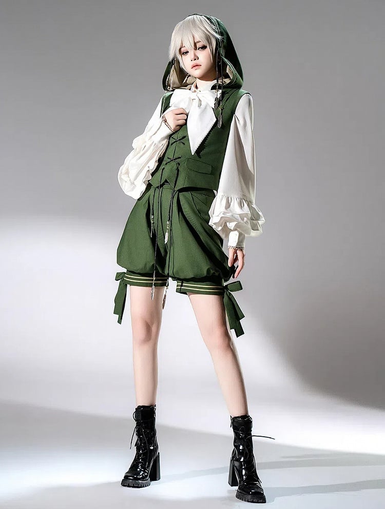 Feder mit Weste-Charme, grüne Schnüre, Kapuze, silberne Prinz-Lolita-Ohren, übergroßer Ouji-Hase