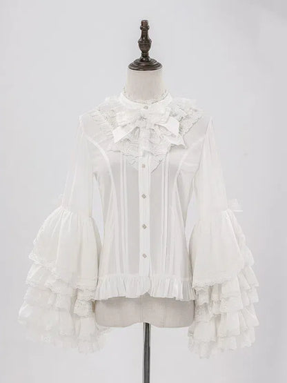 ホワイトのロングレイヤードベルスリーブシフォンブラウス