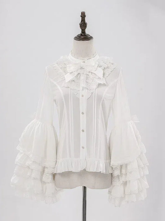 ホワイトのロングレイヤードベルスリーブシフォンブラウス