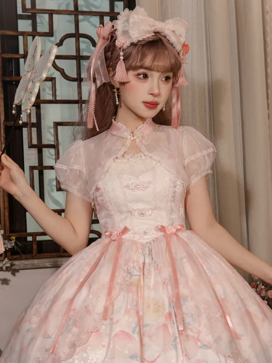 Rosafarbenes, kurzes Oberteil mit Cheongsam-Kragen und cremefarbenen Puffärmeln