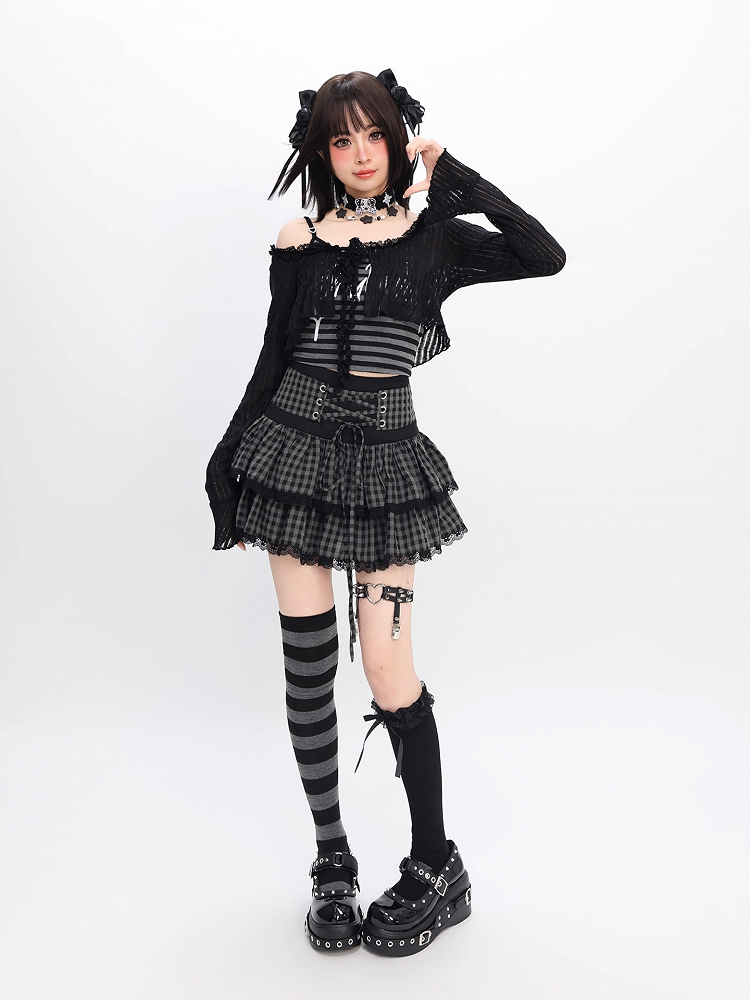 ブラック＆グレーのチェック柄レースアップウエストティアードスカート