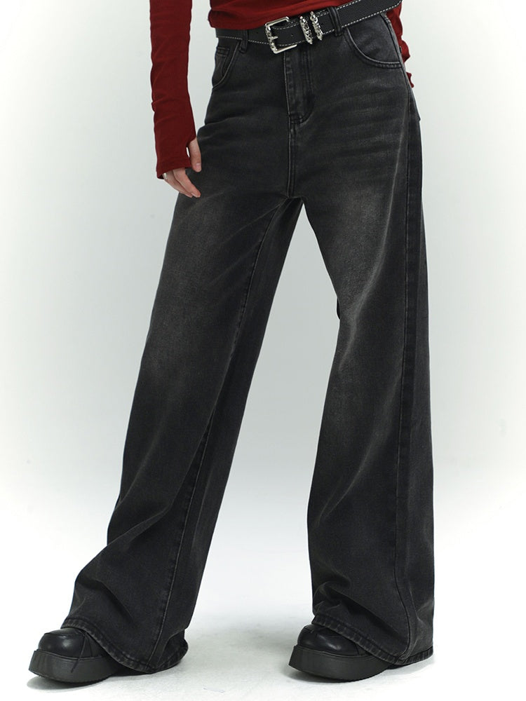 Dunkelgraue, verblasste Vintage-Jeans mit weitem Bein