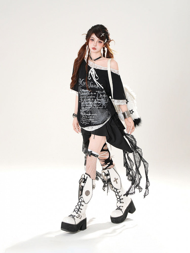 Lockeres, asymmetrisches T-Shirt mit Spitzenbesatz und Schmetterlingsdruck in Schwarz/Weiß