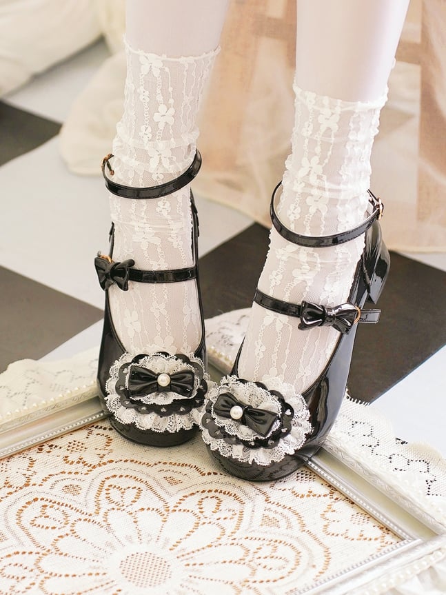 Toe Lace Trim Bow Heart Buckles Shoes at Lolita Black Top Round