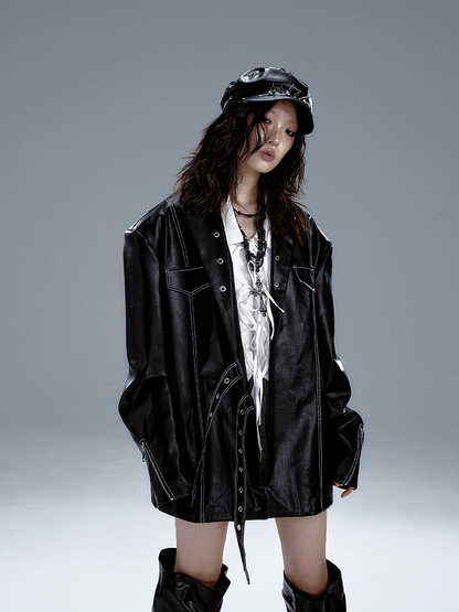 Details Schwarzer Anzug im PU-Punk-Design mit Reißverschluss und Metallmanschetten