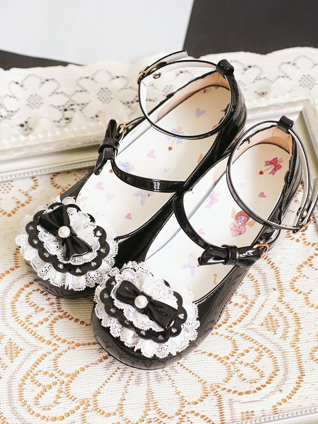 Toe Lace Trim Bow Heart Buckles Shoes at Lolita Black Top Round